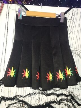 ✨️Black Pleated Skater Skirt with Red-Yellow-Green Leaf Accents✨️